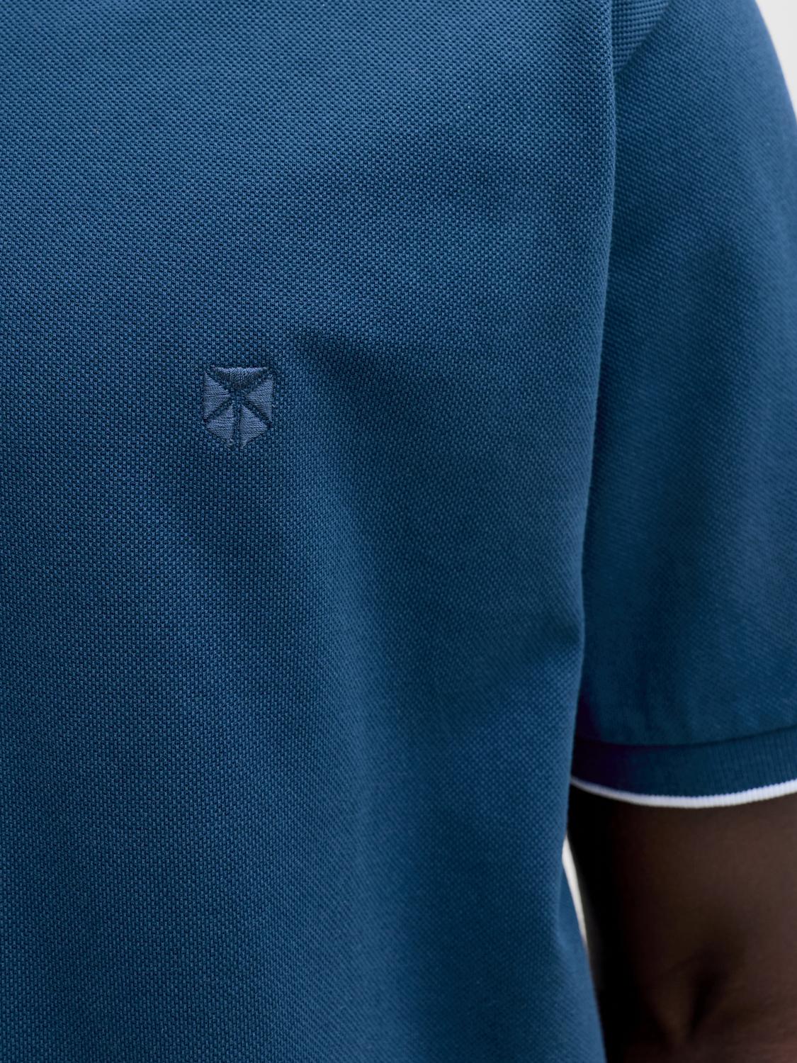 model_shot-detail
